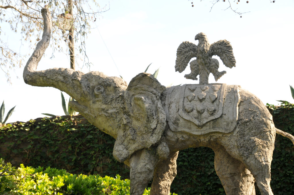 Elefante del aire del Castillo de Púbol